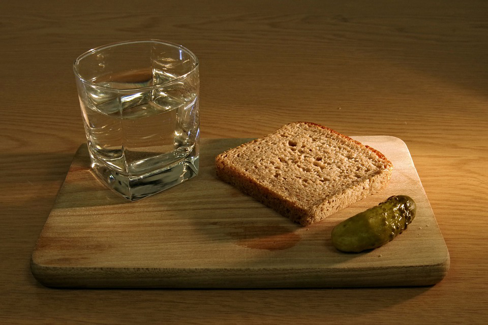 Wasser und Brot